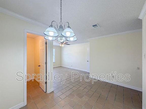 4th image of 1027 N Wall St