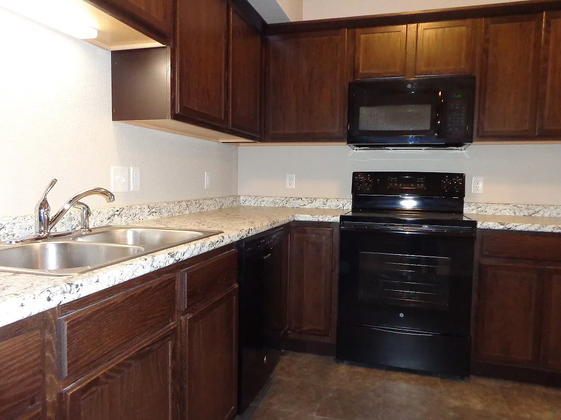 2 bed, 1160 sqft, $1,200 — Photo 4