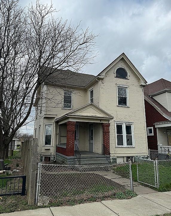 2nd image of 27 Lawn St
