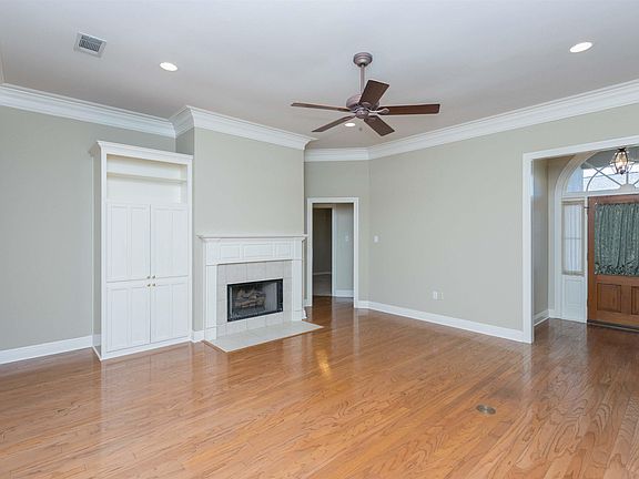 3rd image of 17856 Jefferson Ridge Dr