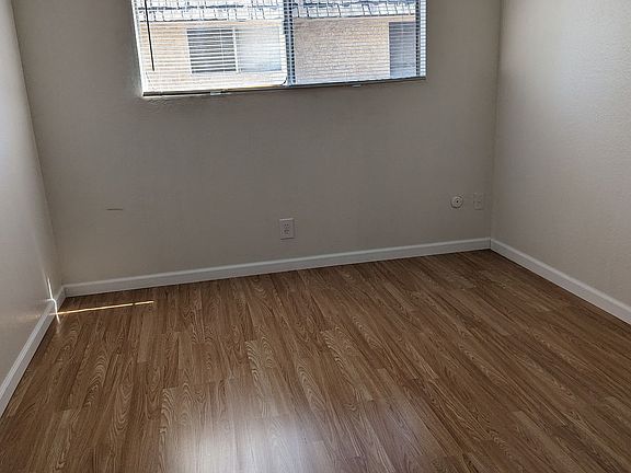 5th image of 590 W Morton Ave #6