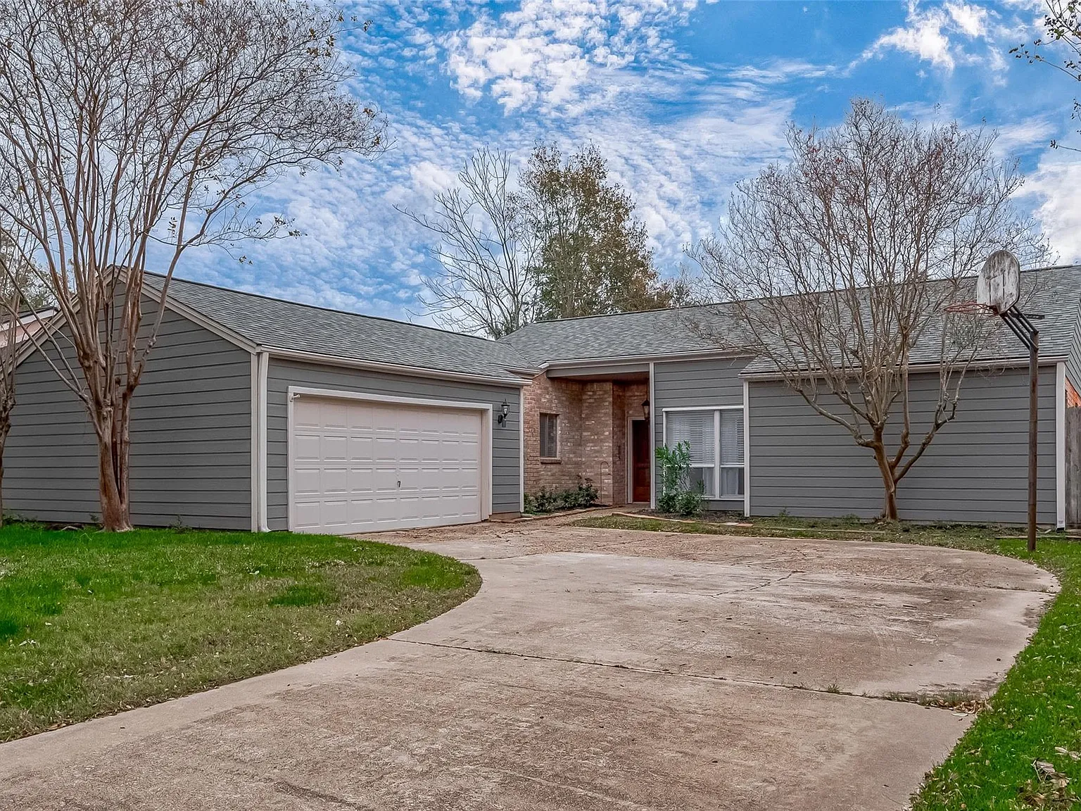 3 bed, 2.0 bath, 1805 sqft, $1,900 — Photo 1