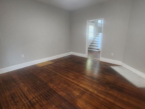 3rd image of 201 Parkview Ave