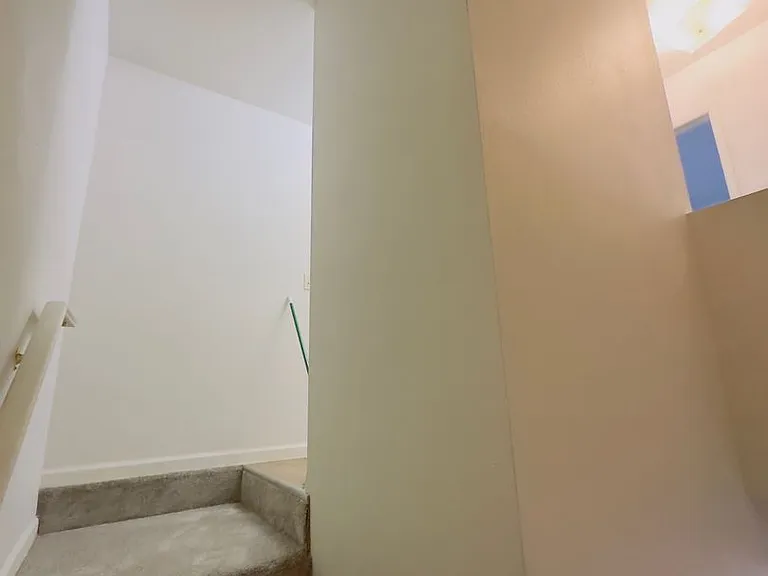 130 Curry Dr — Photo 24