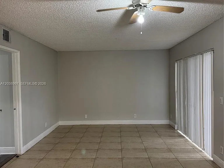 1465 Lake Crystal Dr #A — Photo 3