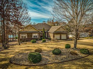 13 Levantino Ln, Hot Springs Village, AR 71909
