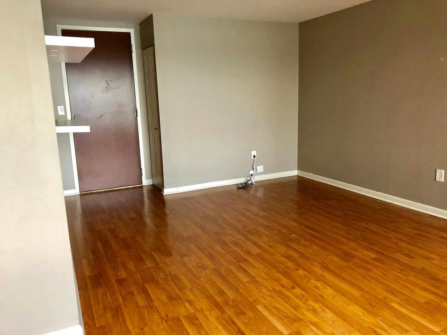 300 Riverfront Dr — Photo 2
