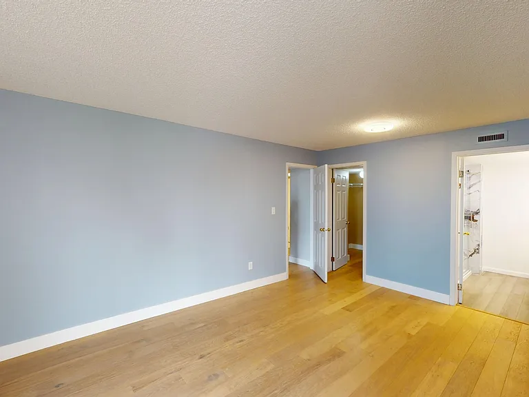 1001 13th Ave SW #940 — Photo 12