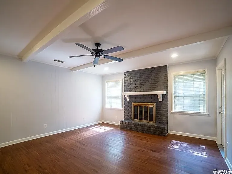 1905 Clapboard Hill Rd — Photo 5