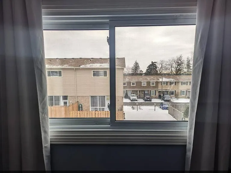 496 Grey St — Photo 32