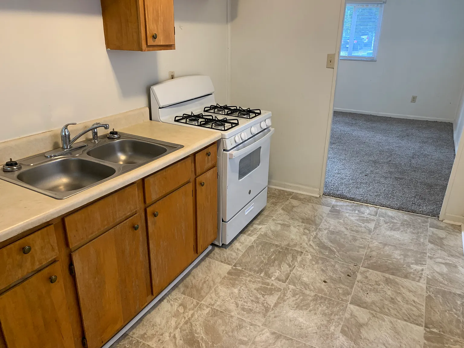2 bed, 672 sqft, $1,095 — Photo 3