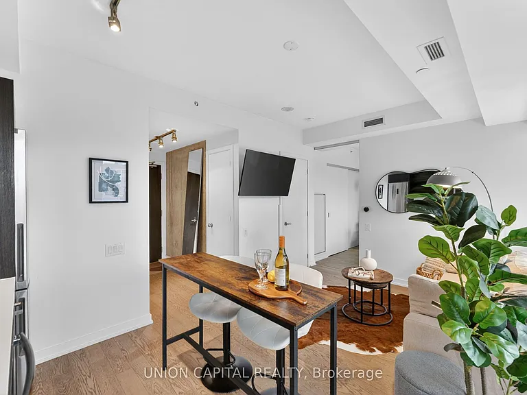 11 Charlotte St #1004 — Photo 5