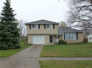 125 Brooklane Dr, Williamsville, NY 14221