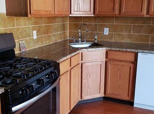 24 Stratford Ct, Burlington, NJ 08016