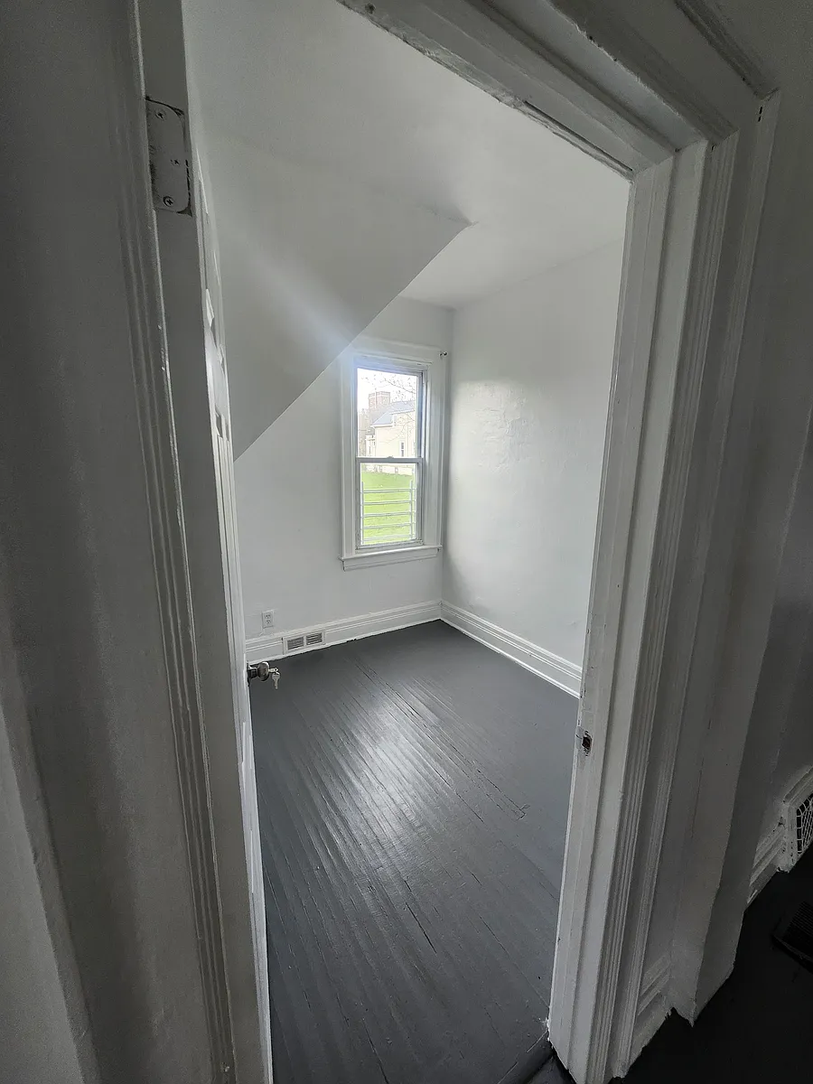 Building Photo - 53 Kehr St