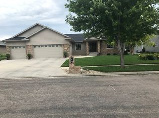1373 17th St NE, Watertown, SD 57201