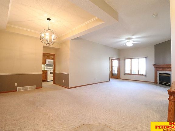 2nd image of 820 Heatherwood St