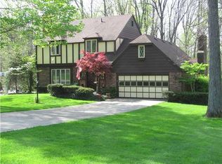 7743 Thorncrest Dr, Mooresville, IN 46158