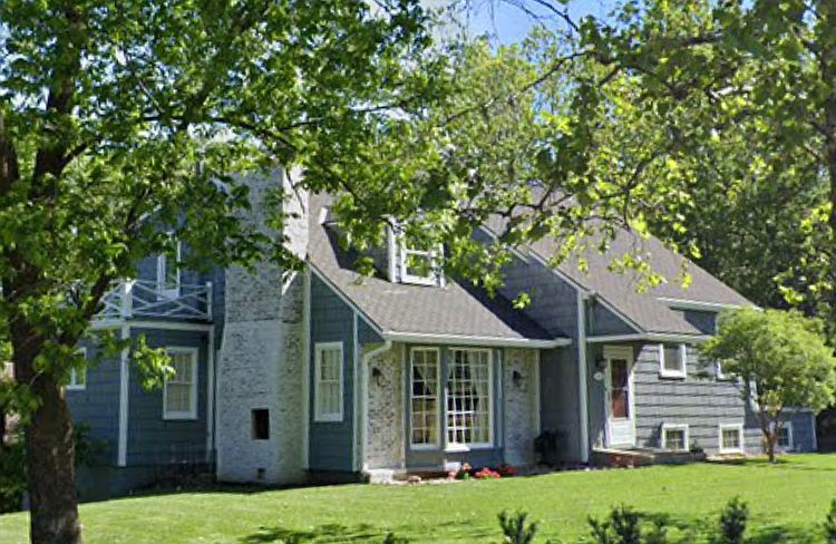 2nd image of 2424 Orchard Ln