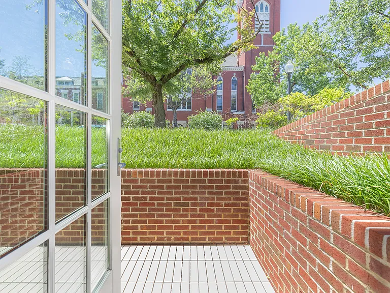901 D St NE #1 — Photo 51