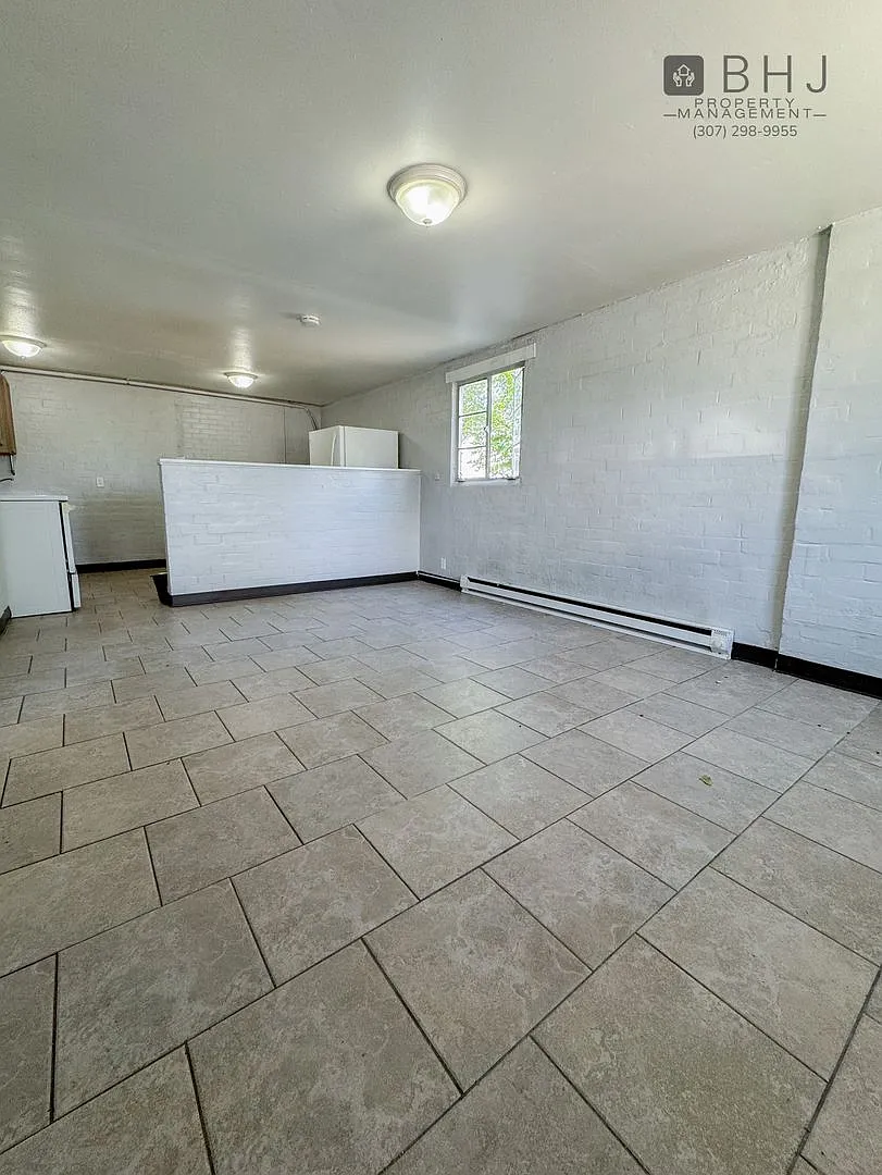 1216 N Gould — Photo 2