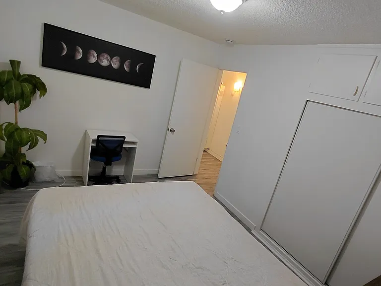 4824 1/4 E Live Oak St — Photo 14
