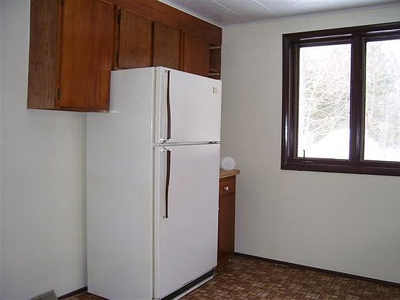 5th image of 140 W Gogebic St