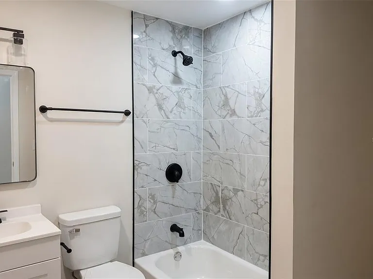 520 E Juanita St — Photo 23