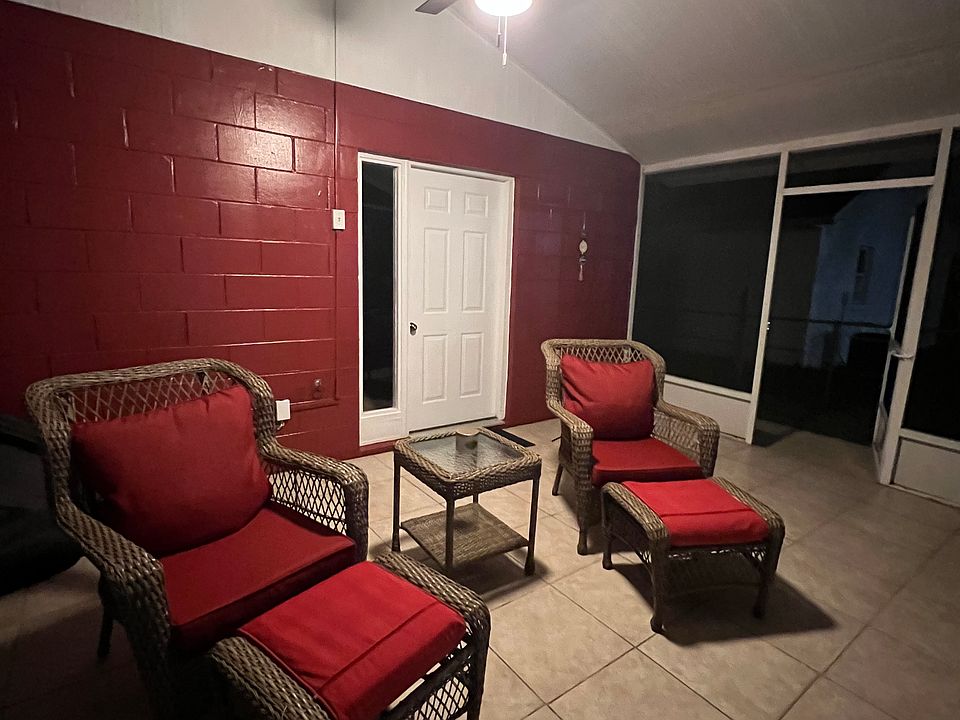 1st image of 9524 Violet Dr