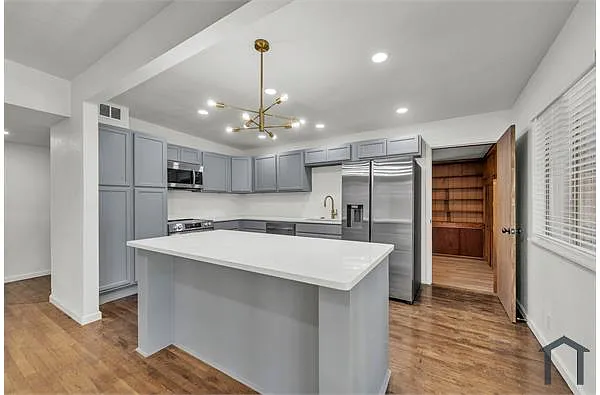 Building Photo - 2218 Terrace Dr