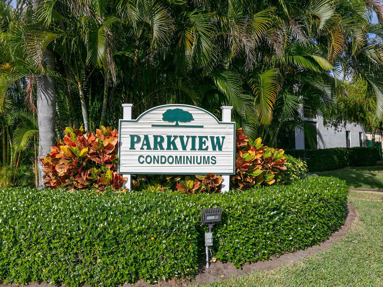 1290 SE Parkview Pl — Photo 4