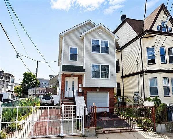 405 Ellison St — Photo 14