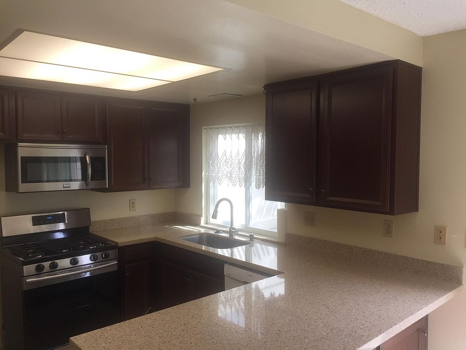 1st image of 206 Green Heath Pl
