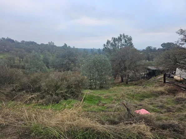 8808 Hautly Ln, Valley Springs, CA 95252