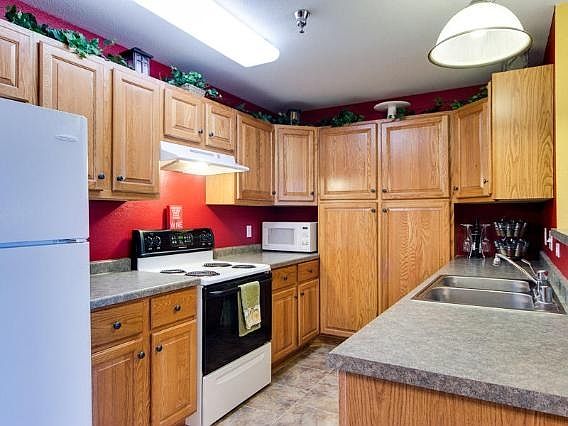 3rd image of 450 N Silverbrook Dr Unit 201