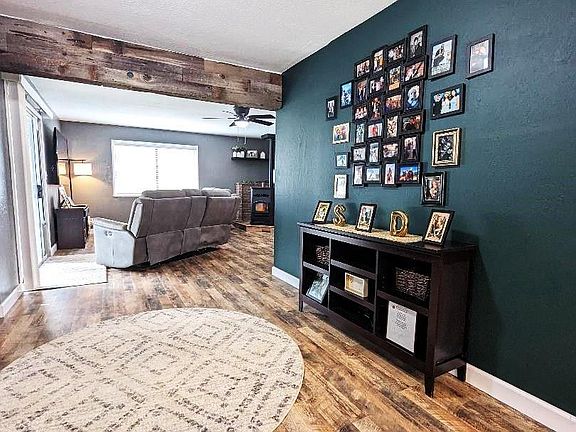 4th image of 566 Woodside Way