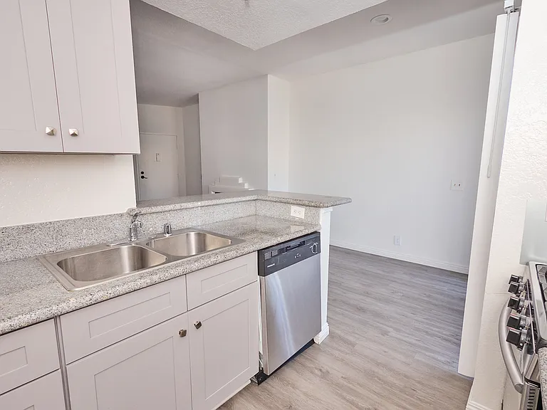 1210 North Cherokee Ave. — Photo 12