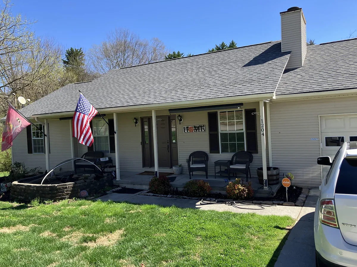 Building Photo - 1204 Frederick Dr