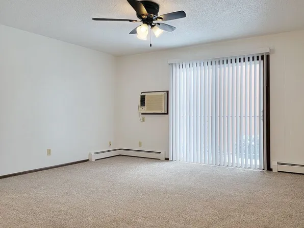 Park Apartments - 1105, 1105 12th St NE #9, Jamestown, ND 58401