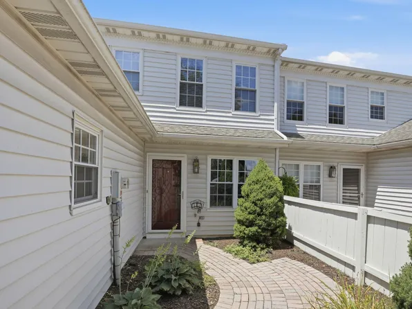 106 Spring Ridge Ct, Lancaster, PA 17601