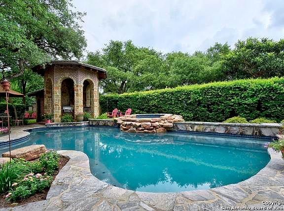 4th image of 10 Aspen Creek Dr