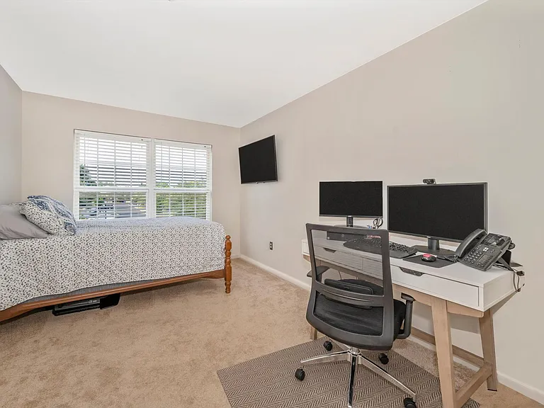 5211 Duke Ct — Photo 22