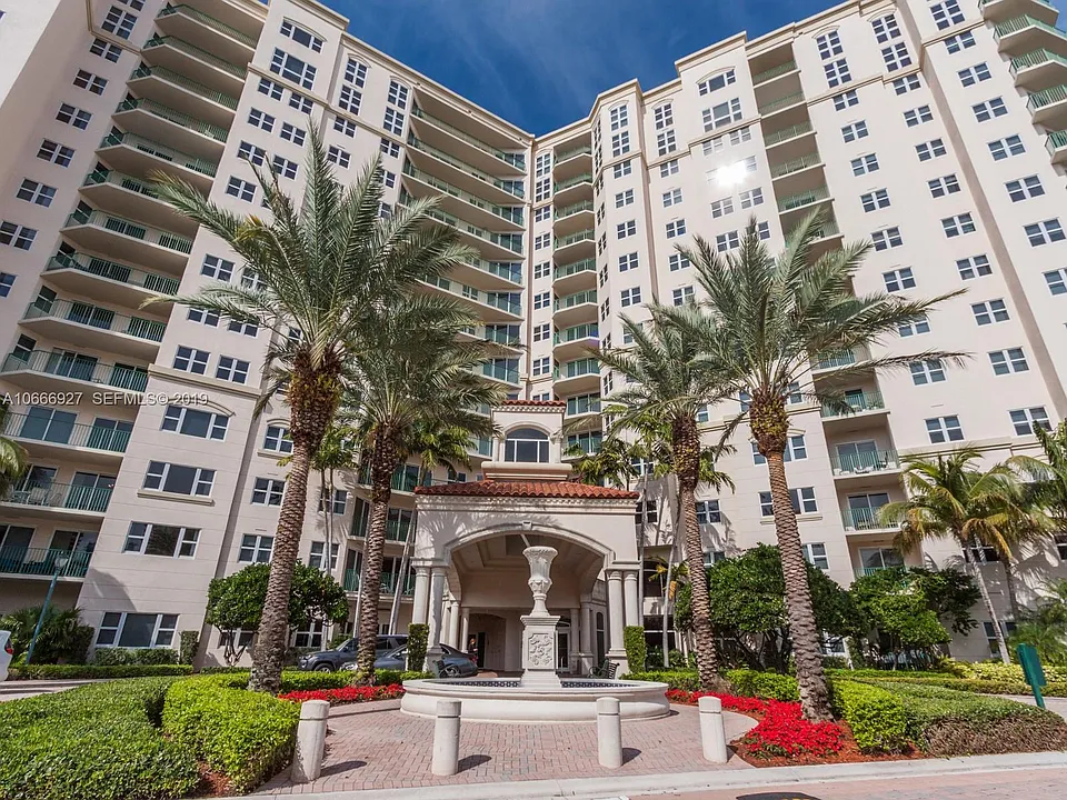 20000 Country Club Dr #4