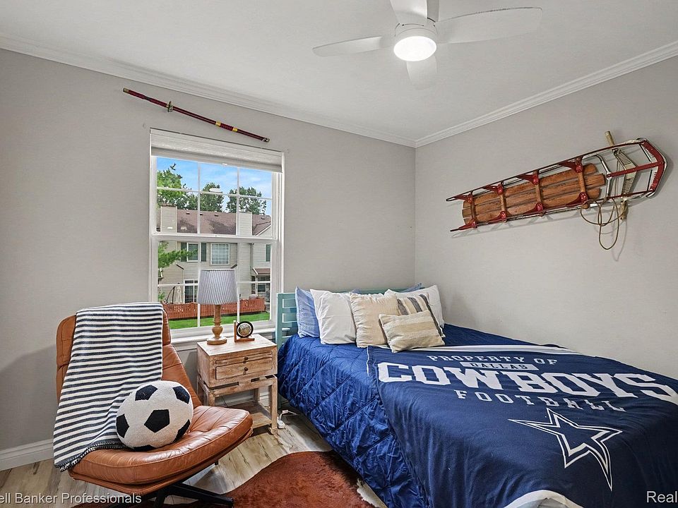 237 Barrington Cir, photo 12