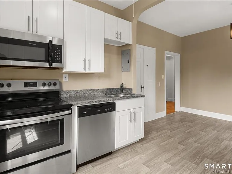 684 Farmington Ave #B6 — Photo 16