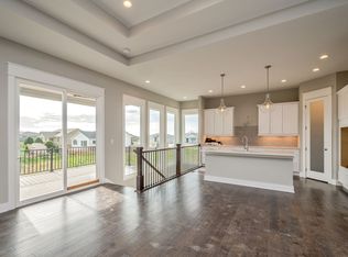 859 63rd St, West Des Moines, IA 50266