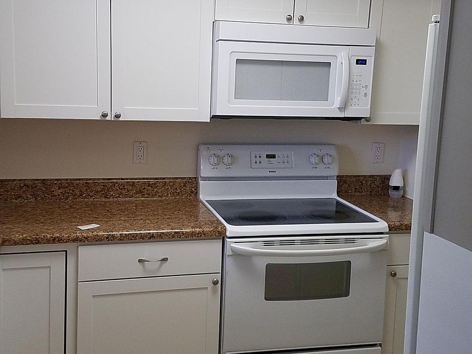 2nd image of 1206 SE 40th St APT 103