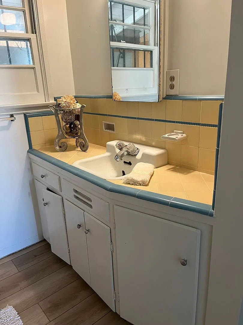 Single Story Home — Photo 2