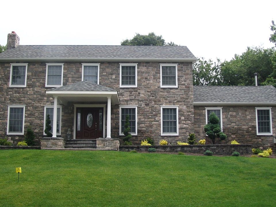 1st image of 15 Sunwood Dr
