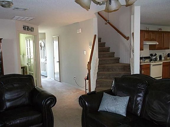 4th image of 300 Fawn Hill Dr